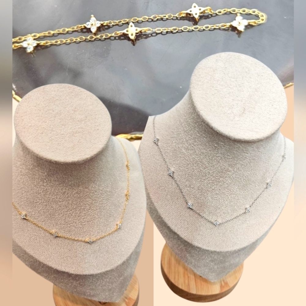 NEW 18KGP Dainty Spaced Flower Minimalist Necklace